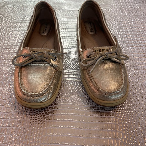 Women’s 8.5 Topsider Sperry gold boat shoes Flats - Picture 1 of 7